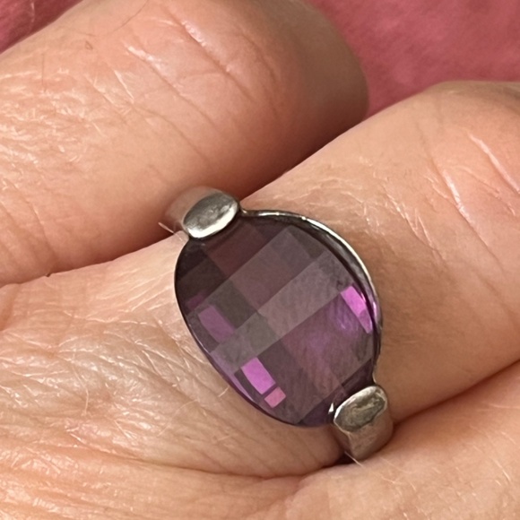 Vintage Sterling Silver Ring with Purple Stone - Picture 7 of 9